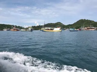 Foto arsip: Labuan Bajo from a boat.