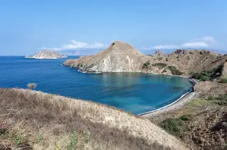 Ilustrasi: Pemandangan Pulau Padar, Nusa Tenggara Timur.