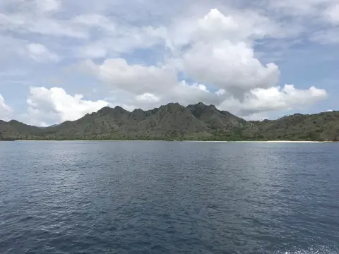 Foto arsip: Labuan Bajo from a boat.