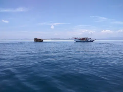 Ilustrasi: Pantai di Labuan Bajo, Flores.