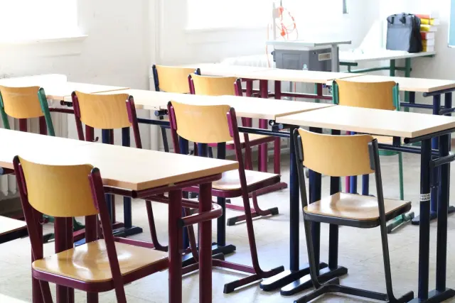 Komisi V DPRD NTT Tinjau Sekolah Terdampak Gempa di Ende