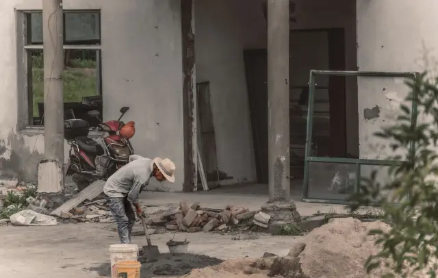Tahir Foundation Salurkan Bantuan Gempa Flores dan Janjikan 200 Rumah